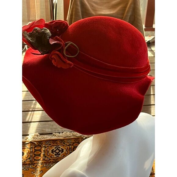 Vintage Women's Red Elegant Classic 100% Wool Felt Cloche Church Party Hat - Picture 5 of 11
